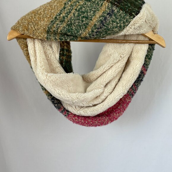 D&Y Fuzzy Long Oval Scarf - Picture 3 of 4